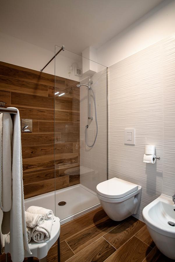 Apartment with Lateral Lagoon View